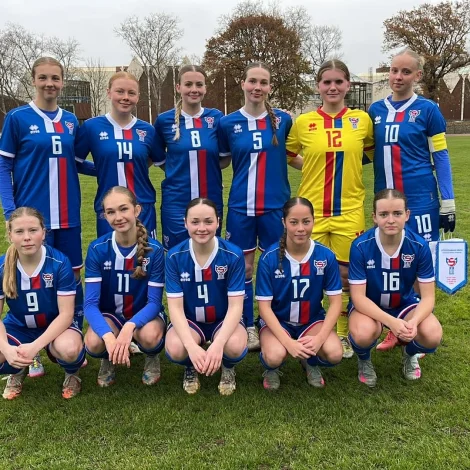 Føroyska liðið, ið byrjaði á vøllinum móti Spania (Mynd: Jógvan Páll Joensen)