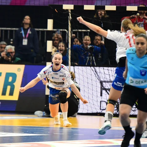 Jana: Eg bað um at sleppa at skjóta