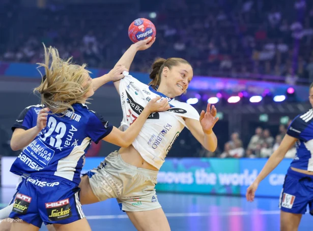 Jana Mittún her til HM-endaspælið í Týsklandi. Nú skal hon aftur á vøllin - hesaferð fyri Viborg í Final4 (Mynd: Sverri Egholm)