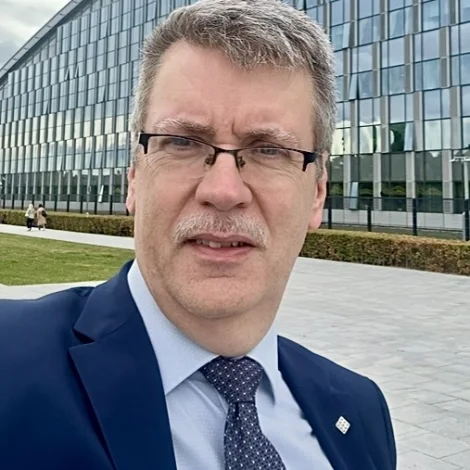 Tá politikkurin er “nógv á skák”