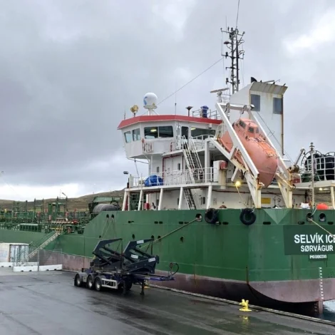 Skal sigla við olju í Barentshavinum