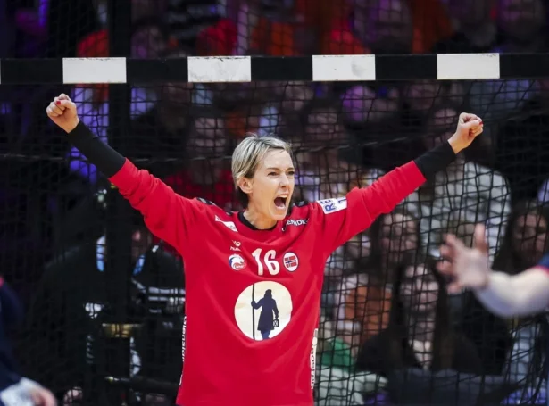 Katrine Lunde gevst á toppinum (Mynd: EPA)