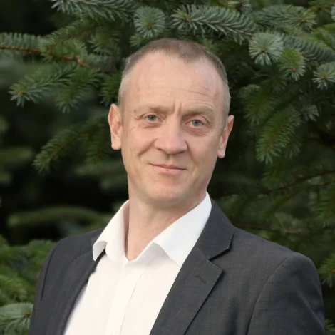 Er tað ljós at hóma við endan á tunnlinum?