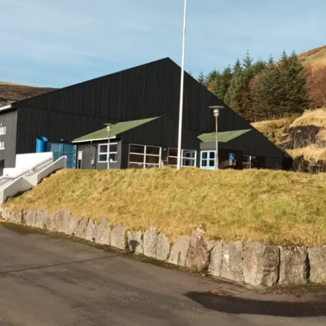 Fleiri ábøtur gjørdar í Vestmanna ítróttahøll