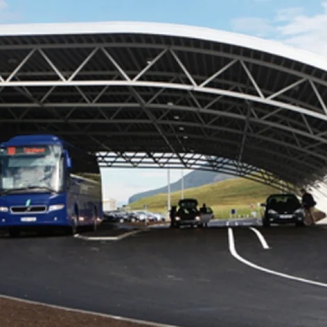 Eyka busskoyring millum flogvøllin og Tórshavn um jólini