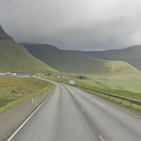 Tveir bilførar mistu koyrikortið á staðnum