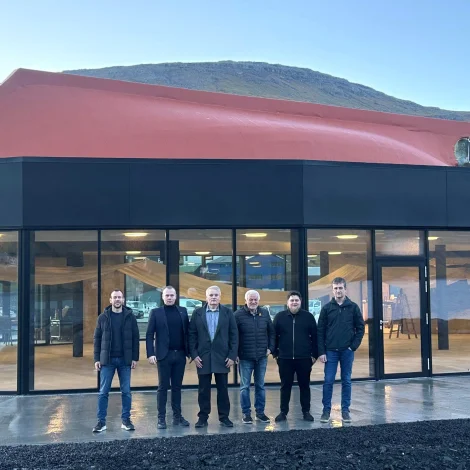 Myndir: Sjósavnið í Sørvági avhendað