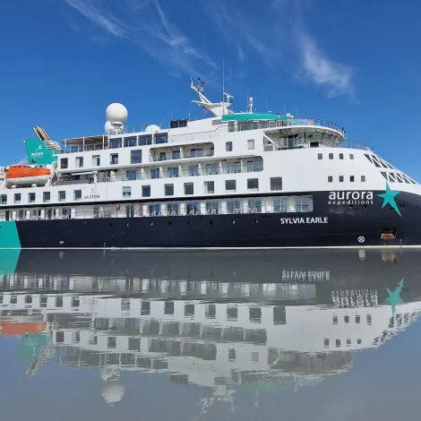 Jólaheilsan frá Vanju Davidsen umborð á skipinum Sylviu Earle