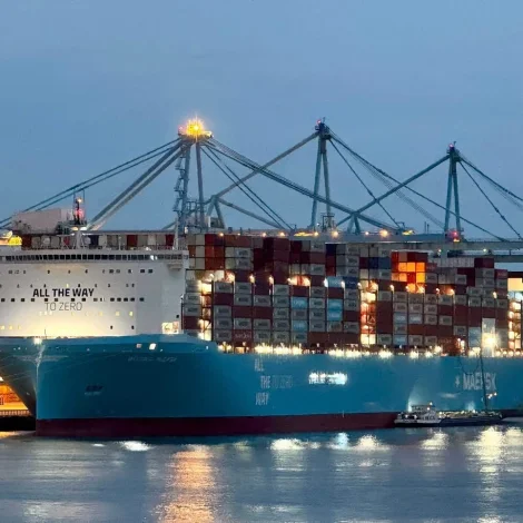 Jólaheilsan frá Beijing Mærsk