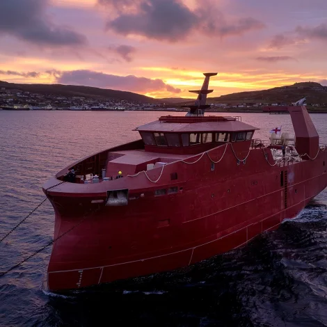 Skrokkurin til frystitrolaran til Varðan kom jólaaftansmorgun