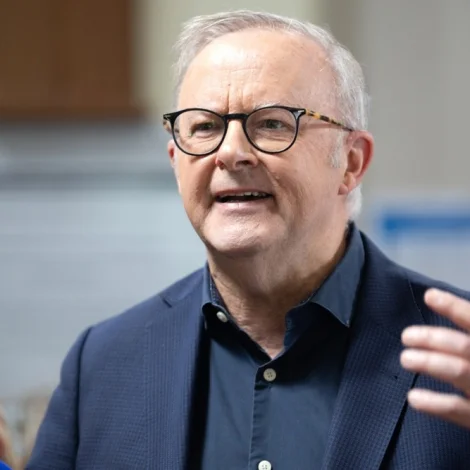 Avstralia: Nevnd skal kanna arbeiðið hjá løgregluni