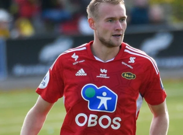 Per Magnus Steiring hevur spælt við Skeid síðani á sumri 2022. Nú skiftir hann til føroyskan fótbólt (Mynd: Havnar Bóltfelag/Skeid)