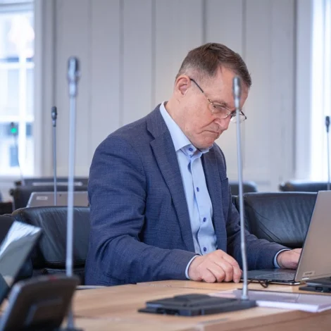 Jenis av Rana spyr um moskur í Føroyum