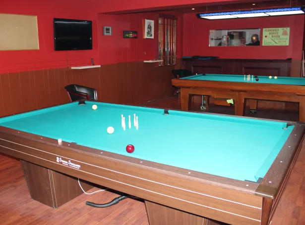 Rúmligu og hugnaligu billardhølini í Klaksvík hava fostrað mangar góðar spælarar og FM vinnarar. Fer tað at henda aftur í ár?