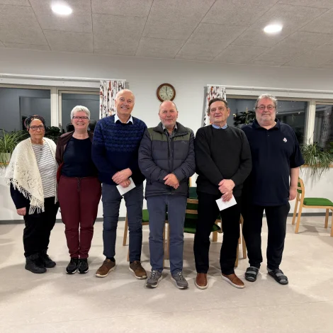 Frá vinstru: Arnleyg Mikkelsen, Marjun Restorff, Finnbogi Hansen. Jákup Egholm, Carl Mikkelsen  og Arnbjørn Sivertsen (Mynd: Føroya Bridgesamband)