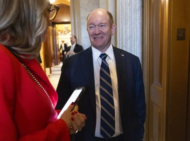 Demokraturin Chris Coons úr Delaware stendur á odda fyri amerikansku sendinevndini til Keypmannahavnar (Savnsmynd: EPA)