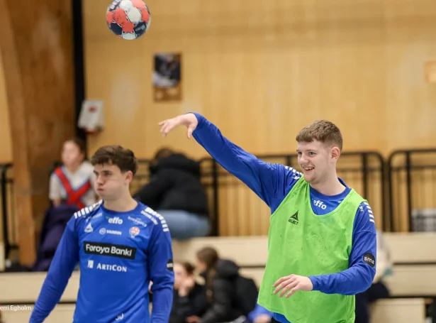 Bjarni í Selvindi, sum spældi væl sunnudagin, í góðum lag nú EM nærkast í hvørjum (Mynd: Sverri Egholm)