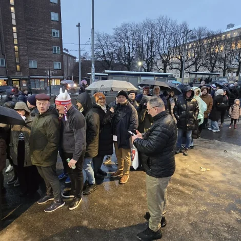 Tað var torført - ella ógjørligt - at funnið støð sum nøkta tørvin til allan skaran av føroyingum í norska høvuðsstaðnum (Mynd: Sverri Egholm)