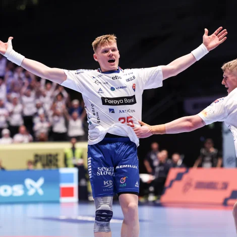 Vilhelm Poulsen skoraði útjavnandi málið móti Sveis fríggjakvøldið (Mynd: Sverri Egholm)