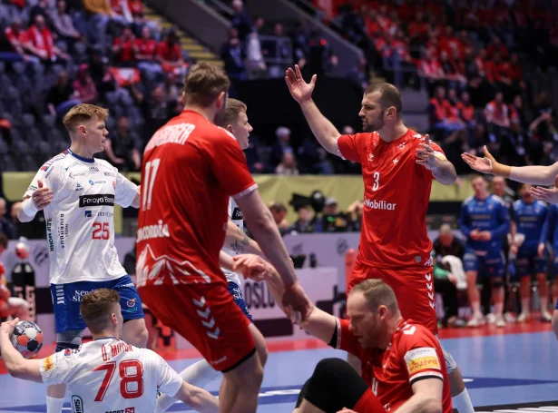 Ógvuliga tætt millum Sveis og Føroyar - bert eitt mál - undan føroyska dystinum móti Slovenia (Mynd: Sverri Egholm)