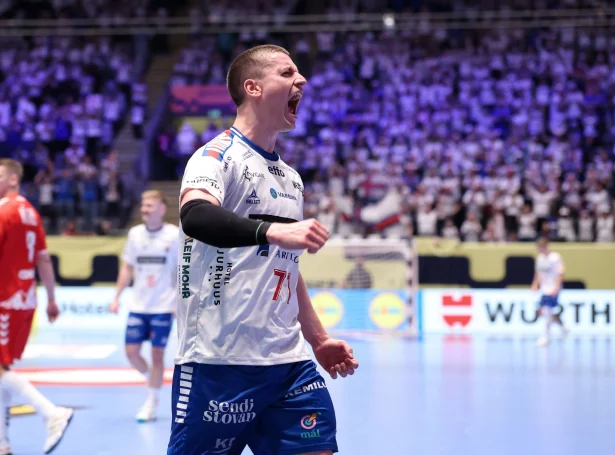 Úrslitini seinastu árini gera, at Føroyar, um man vinnur seg víðari í mai, annað endaspælið á rað fara at standa í næstovasta styrkisbólkinum (Mynd: Sverri Egholm)