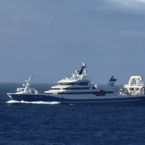 Christian í Grótinum kemur á Fuglafjørð við makreli