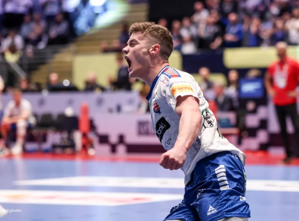 Hóast hann bert spældi tríggjar dystir í EM-endaspælinum, so er Óli Mittún ein av teimum seks, sum er uppskoti til 