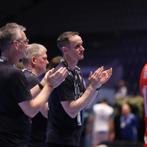 Hjalti: Gud viti hvussu nógvar tjóðir blíva heiðrarar uppá henda mátan