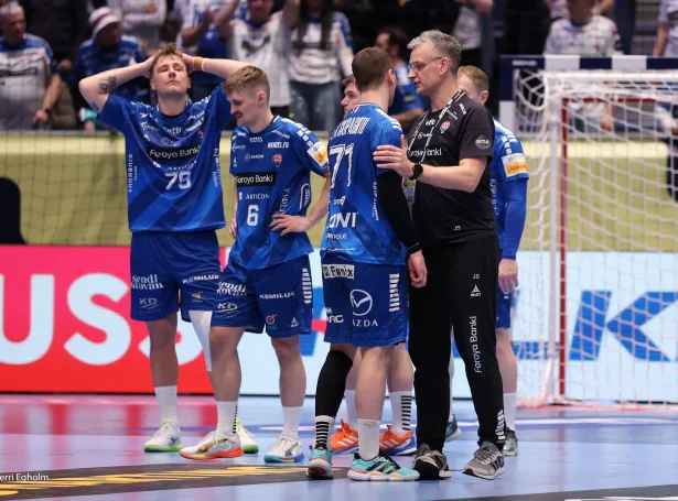 Føroyingar stríddust væl og vóru áleið so nær við, sum til ber - men tað rakk ikki til miðumfarið hjá unga liðnum, sum annars hevði stóran stuðul og sínar møguleikar (Mynd: Sverri Egholm)