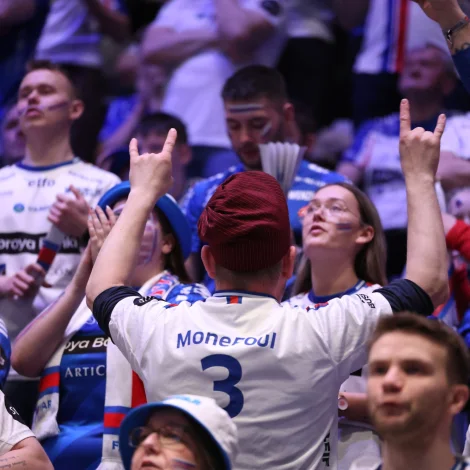 Hondbólturin sást aftur í elframleiðsluni