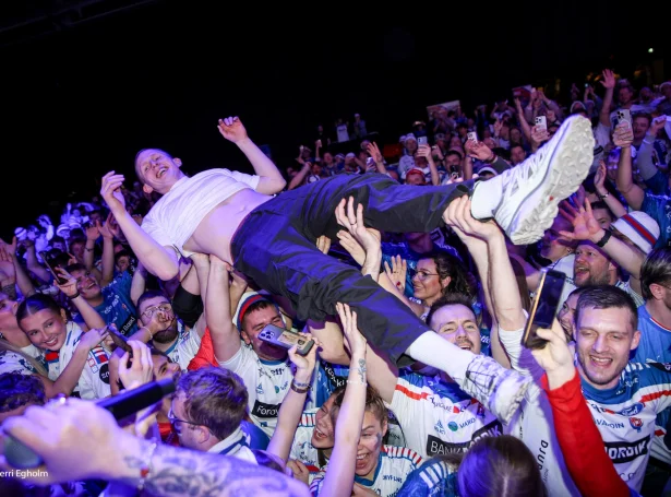 Liðformaðurin Pauli Jacobsen roynir 