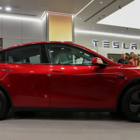 Tesla bilar hava trupult at klára sýnið