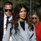 Kristi Noem kallað til hoyringar um drápið í Minneapolis