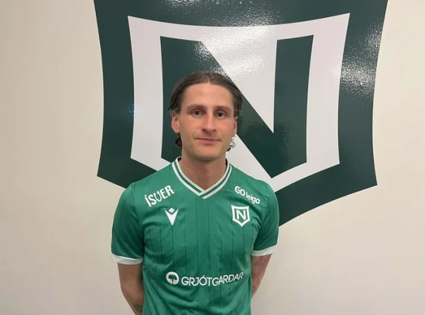 28-ára gamli bakkurin skuldi spæla fyri Njarðvik í 2026 - men ístaðin varð tað NSÍ