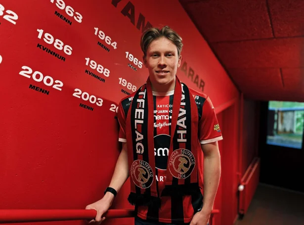 Storm í reyðum og svørtum. Hann skiftir úr Sandefjord og hevur nakrar dystir í triðbestu norsku deildini á baki (Mynd: Havnar Bóltfelag)