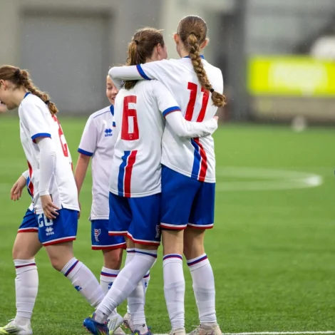 Vunnu eisini seinna dystin móti sámum