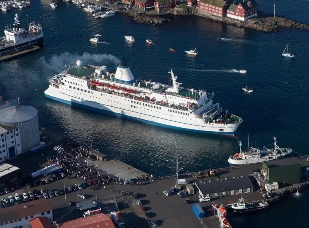 Logos Hope á Havnini í 2009 (Mynd: Om.fo)