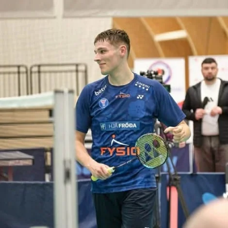 Badmintonleikari á venjingarlegu í Italia