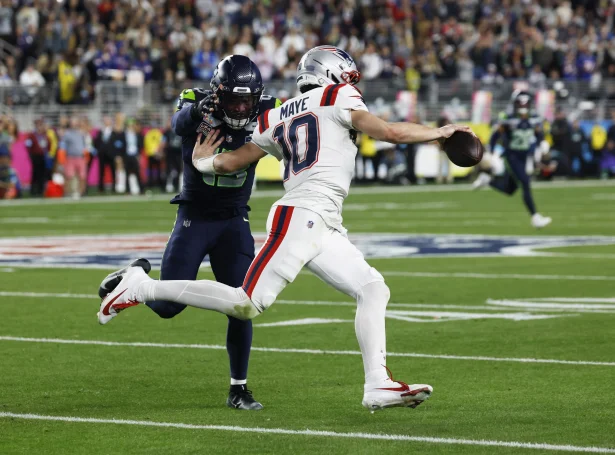 Verjan hjá Seahawks var, eins og í seinasta finalusigri felagsins, framúr. Drake Maye og teir fingu einki at koyra, fyrrenn ov seint var (Mynd: EPA)