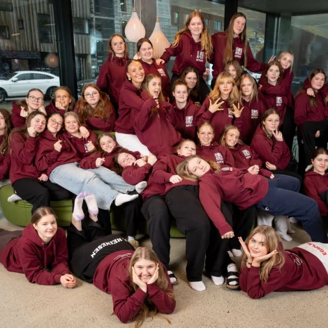 Framsýning, mótashow og kafé í Rótini