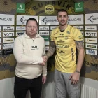 192 sentimerar høgi serbin saman við Karsteni Joensen, formanni í NSÍ