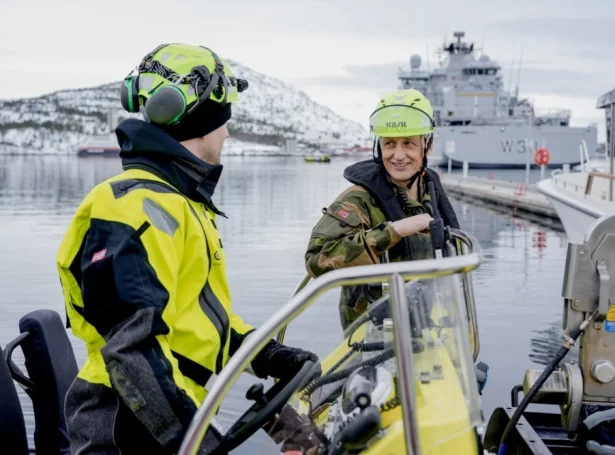 Eirik Kristoffersen, verjuovasti, avmyndaður í norðurnorska býnum Alta í sambandi við eina hernaðarvenjing í 2024 (Savnsmynd: EPA)