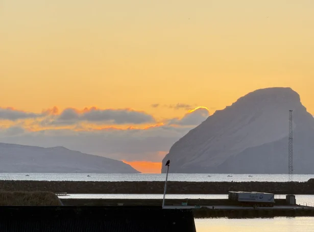 Bátarnir royndu Innanfyri Streymin í gjár, har eru teir aftur í morgun.