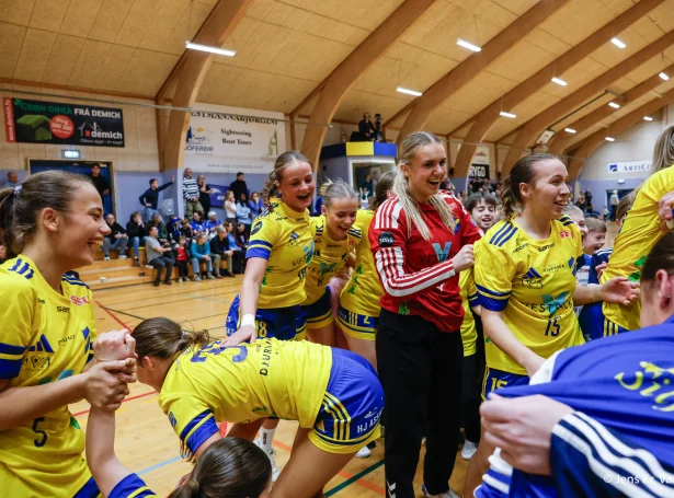 Frøi í Vestmanna: Neistin var á odda størsta partin av uppgerðini, men tað verður ikki endurtøka av havnarfinaluni frá í fjør: Ístaðin skulu vestmannakvinnur spæla sína fyrstu steypafinalu síðani 2020 (Mynd: Jens Kr. Vang)