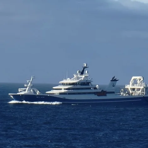 Christian í Grótinum landar lodnu til Pelagos