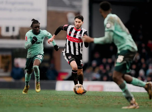 Geza David Turi vísti seg væl fram móti Wolves (Mynd: Grimsby Town)