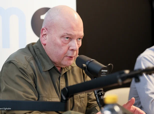 Torbjørn Jacobsen skal eisini lata hinum talutíð í bygdahúsinum(Mynd: Sverri Egholm)