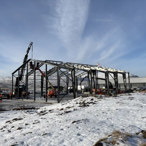 Goymsluhøll á Flogvøllinum reist