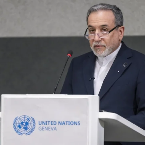 Samráðingarnar millum Iran og USA halda fram hósdagin