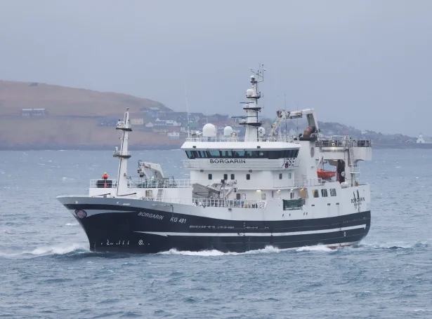 Borgarin kom á Havnina seinnapartin í gjár (Mynd: Kiran Jóanesarson)